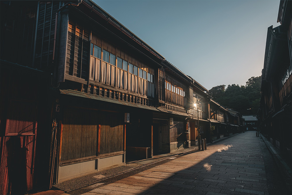 朝　ひがし茶屋街　金沢　写真　スナップ　旅行